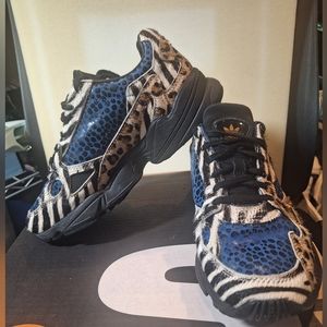 Women's Size 7 Adidas 'Falcon Outloud'